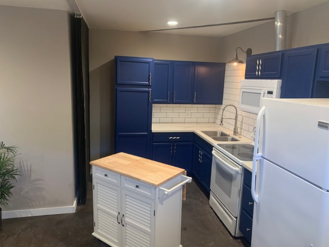 Foto del edificio - 2780 Powhatan Ave