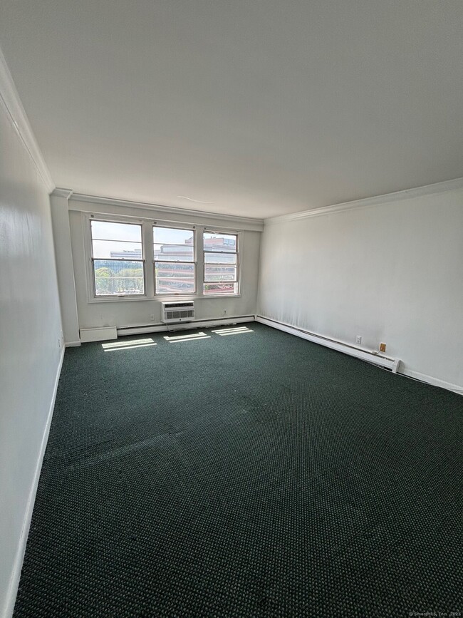Building Photo - 30 Glenbrook Rd