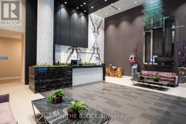 Building Photo - 9201 Yonge St