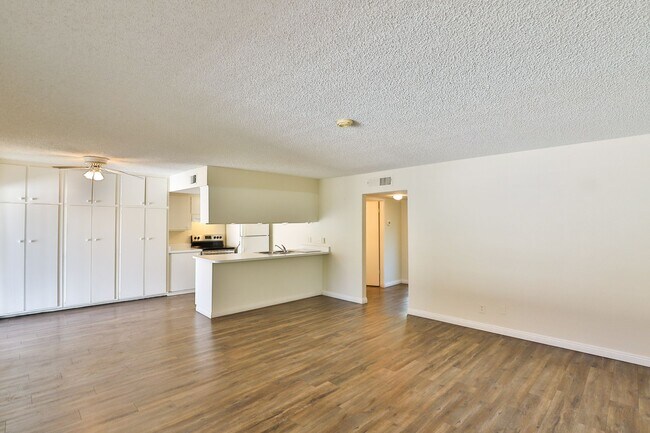 Foto del edificio - 1024 N 85th Pl