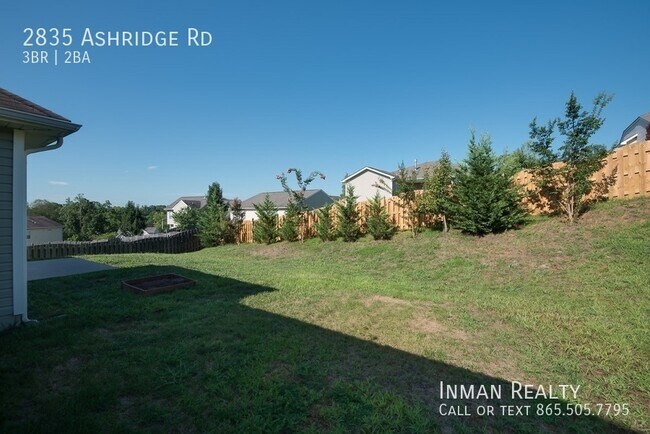 Building Photo - Fantastic one level home with a bonus room...