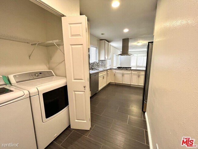 Foto del edificio - 4 br, 3 bath House - 4910 Enfield Ave