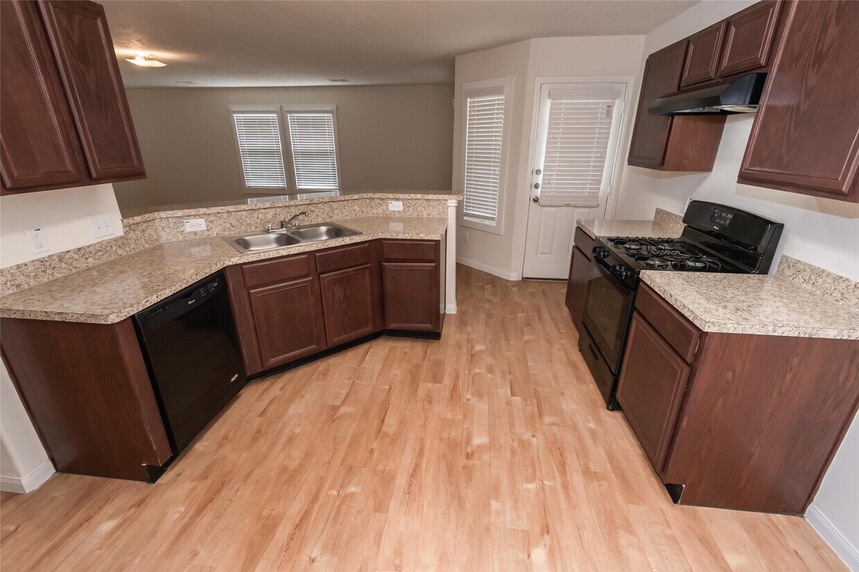 Foto principal - 6210 Luce St