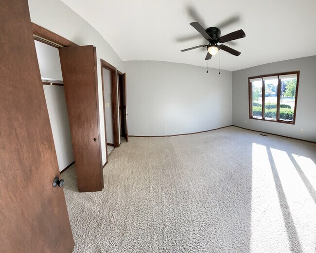 Building Photo - 115 Juniper Drive