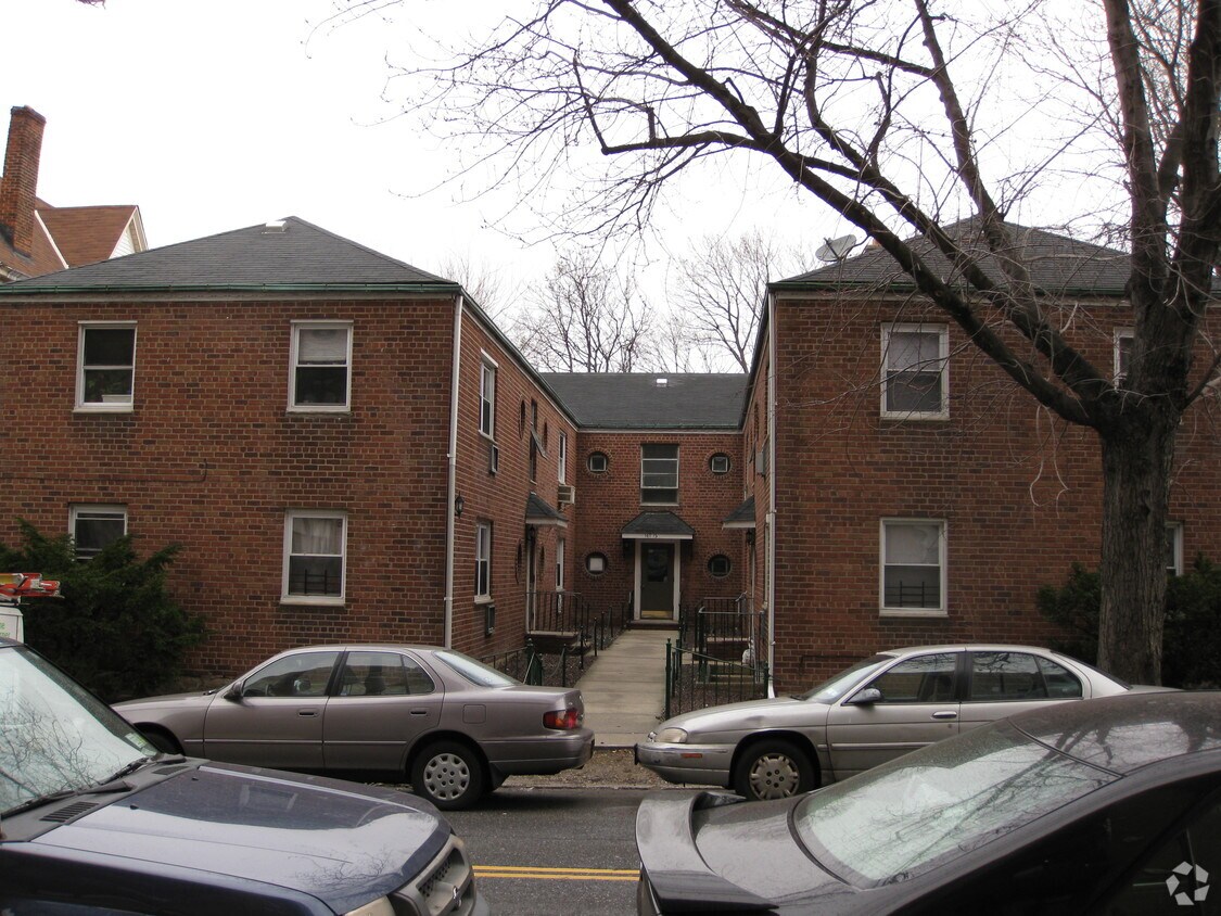 Building Photo - 147-15 35th Ave