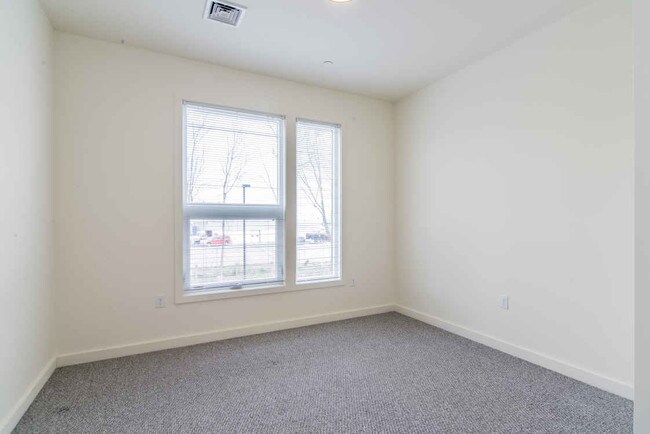 Building Photo - 44 Gerrish Ave