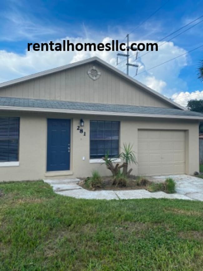 Three Bedroom Home, Walking Distance to Ne... - Three Bedroom Home, Walking Distance to Ne...