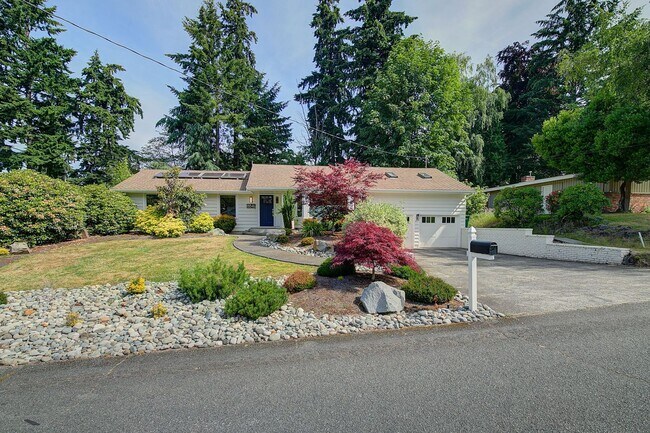 Building Photo - 5bd/2.75ba Mercer Island Home