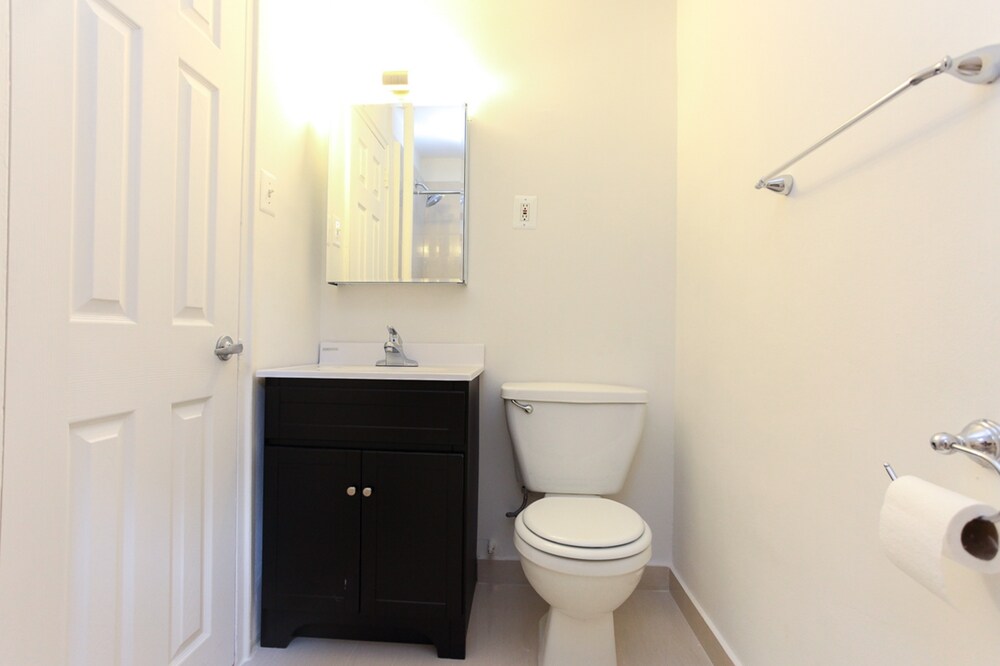 Primary Photo - 307 E 63rd St