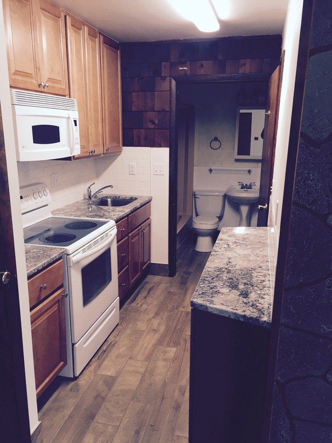 Building Photo - 113 Raylinsky Rd