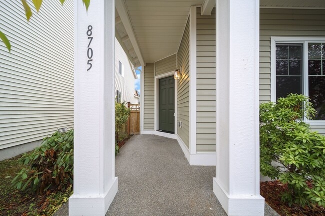 Foto del edificio - 3 bedroom 2.5 baths - Easy JBLM commute! - North Thurtson School District.