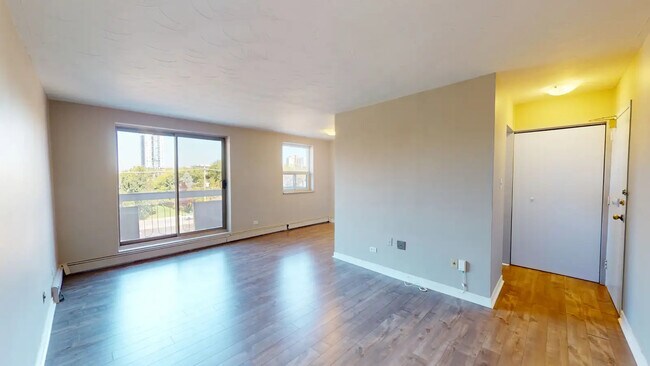 Photo du bâtiment - Forest Ave Apartments