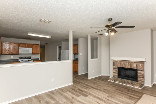Building Photo - 8776 Polo Dr