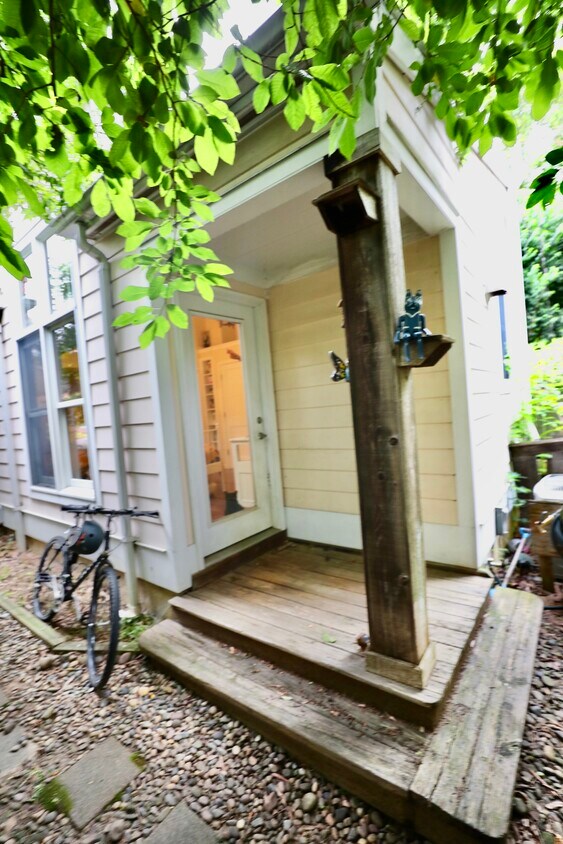 Foto principal - 817 S Irving St