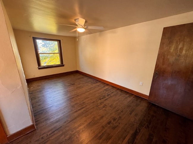 Foto del edificio - 916 Milwaukee Ave