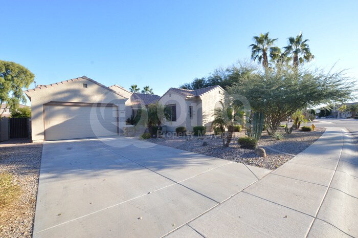 Primary Photo - 4235 S Rock St