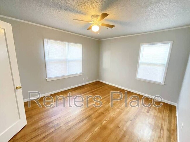 Foto del edificio - 3754 W 42nd Pl