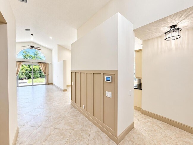 Foto del edificio - 6841 NW 81st Ct