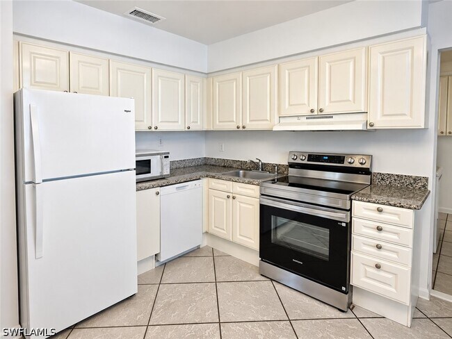 Foto del edificio - 1294 Highlands Dr
