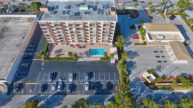 Building Photo - 2200 E Hallandale Beach Blvd