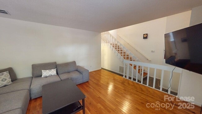 Building Photo - 4025 Woodfox Dr