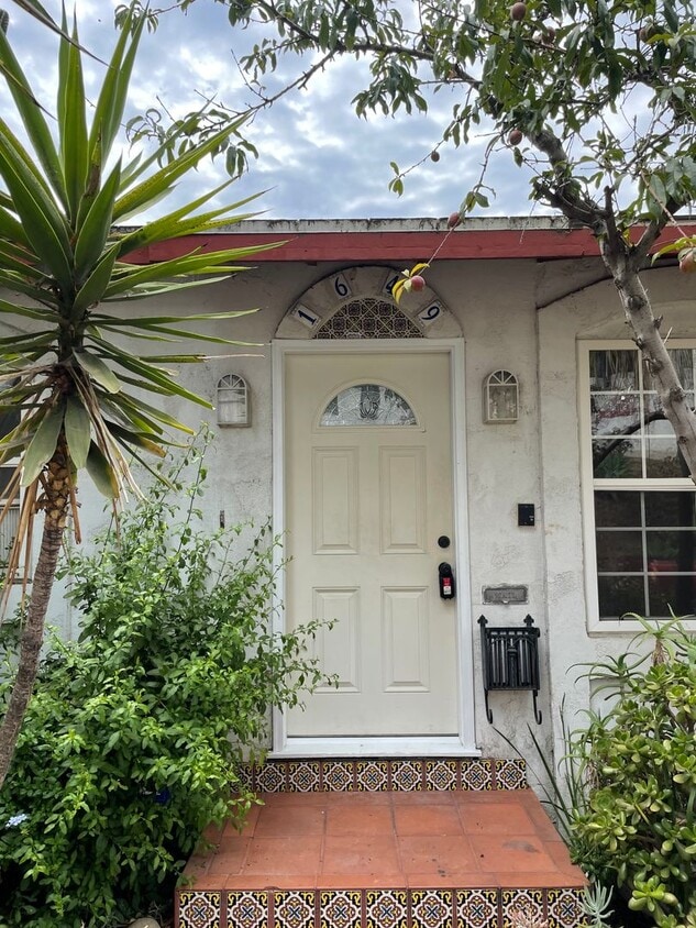 Foto principal - 1649 Sargent Pl