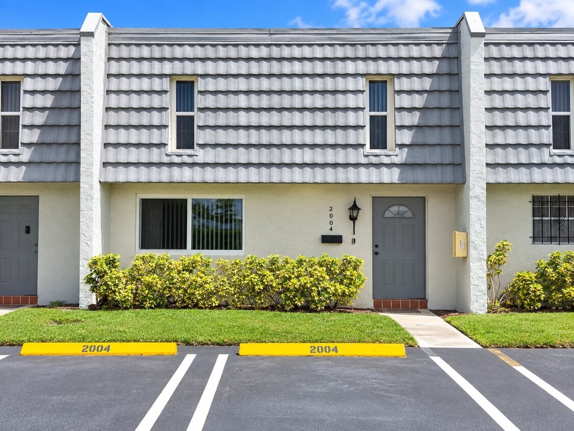 Photo - 2004 NW 38th Terrace (Lauderdale Lakes, FL)