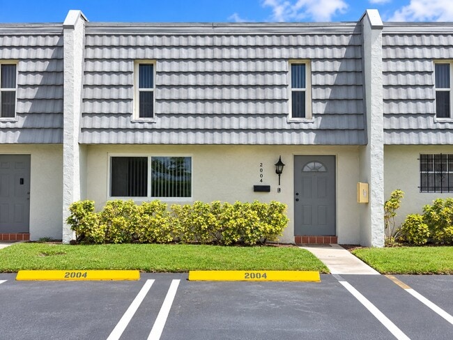 Photo - 2004 NW 38th Terrace (Lauderdale Lakes, FL) Townhome