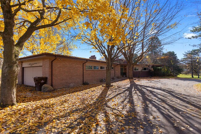 Foto del edificio - 4105 Riverview Dr