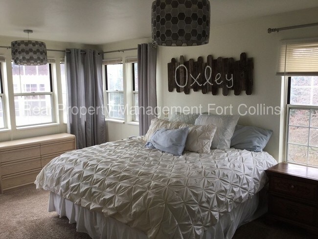 Foto del edificio - 3200 Azalea Dr