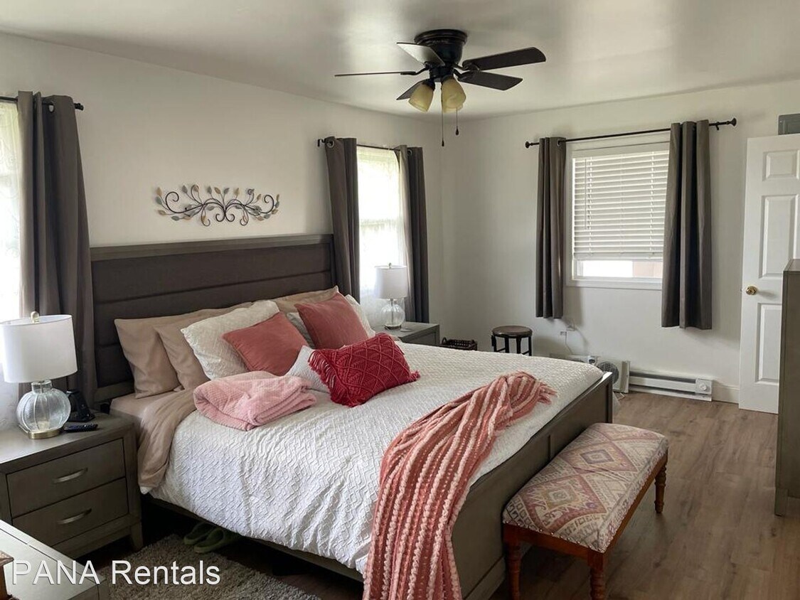 Foto del edificio - 3 br, 2 bath House - 74 Woodside Avenue