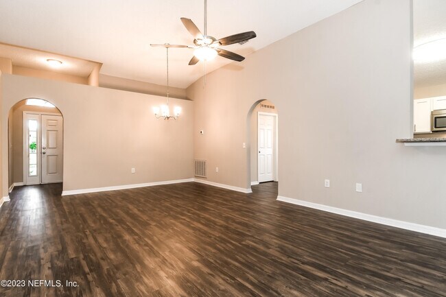 Foto del edificio - 2900 Stonegate Ln