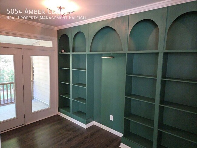 Foto del edificio - 5054 Amber Clay Ln