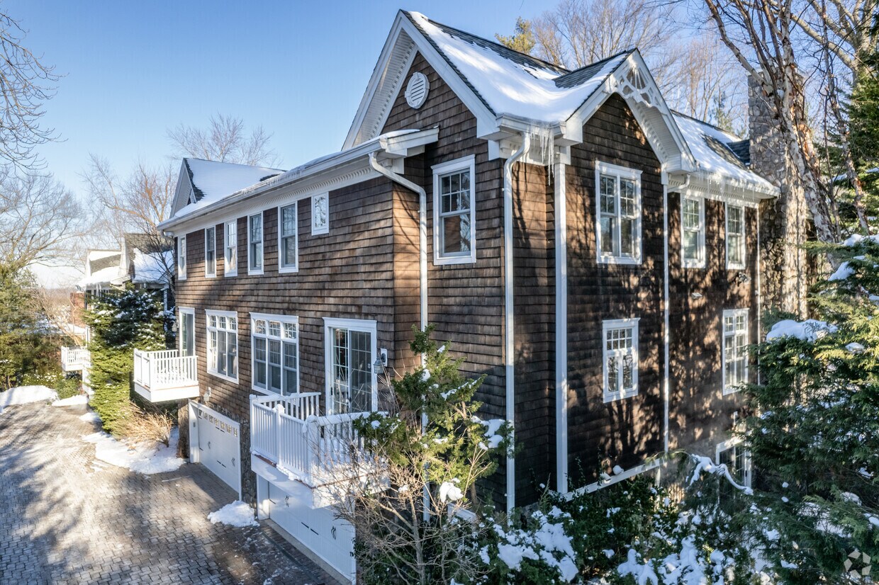Foto principal - 42 Dwight Pl