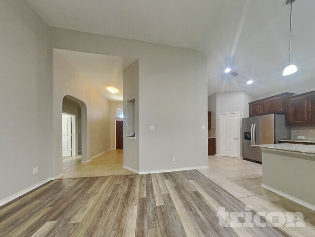 Foto del edificio - 1304 Glen Ct