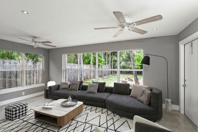 Foto del edificio - 1032 SW 22nd Ter