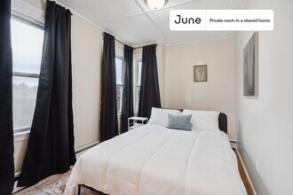 Building Photo - Room in Shared 4 bed/1 bath home