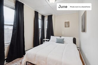 Building Photo - Room in Shared 4 bed/1 bath home