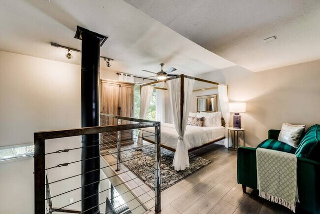 Foto del edificio - 6011 Gaston Ave