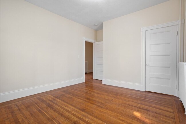 Foto del edificio - 319 Ashmont St