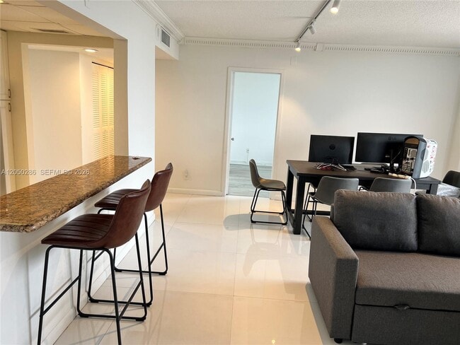 Foto del edificio - 13499 Biscayne Blvd