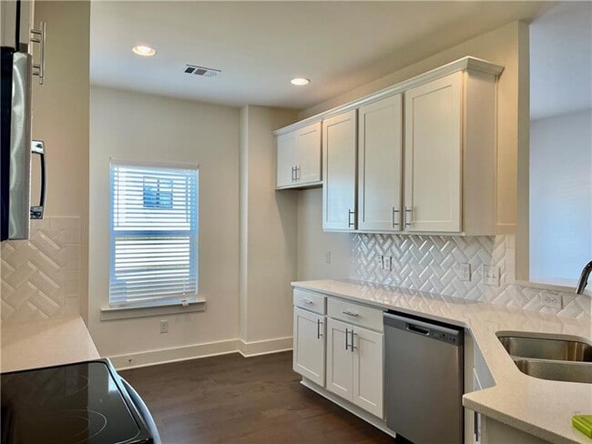 Photo - 159 Auburn Run Ln Townhome