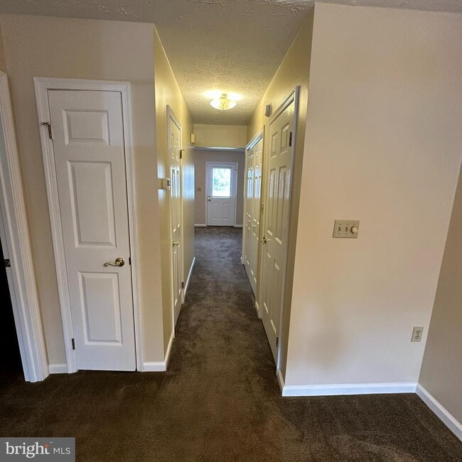 Building Photo - 359 Stonegate Ct