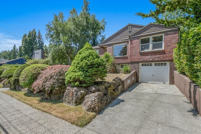 Building Photo - 3bd/1.75ba Seattle House