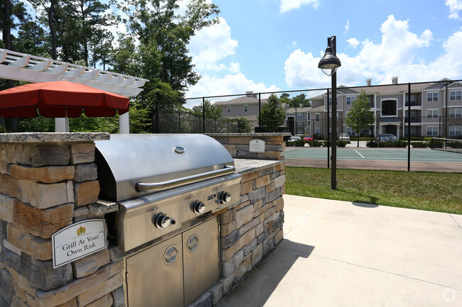 Foto del edificio - Garden Springs Apartments