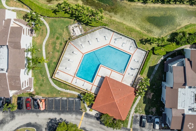 Building Photo - Kenland Pointe Condo II