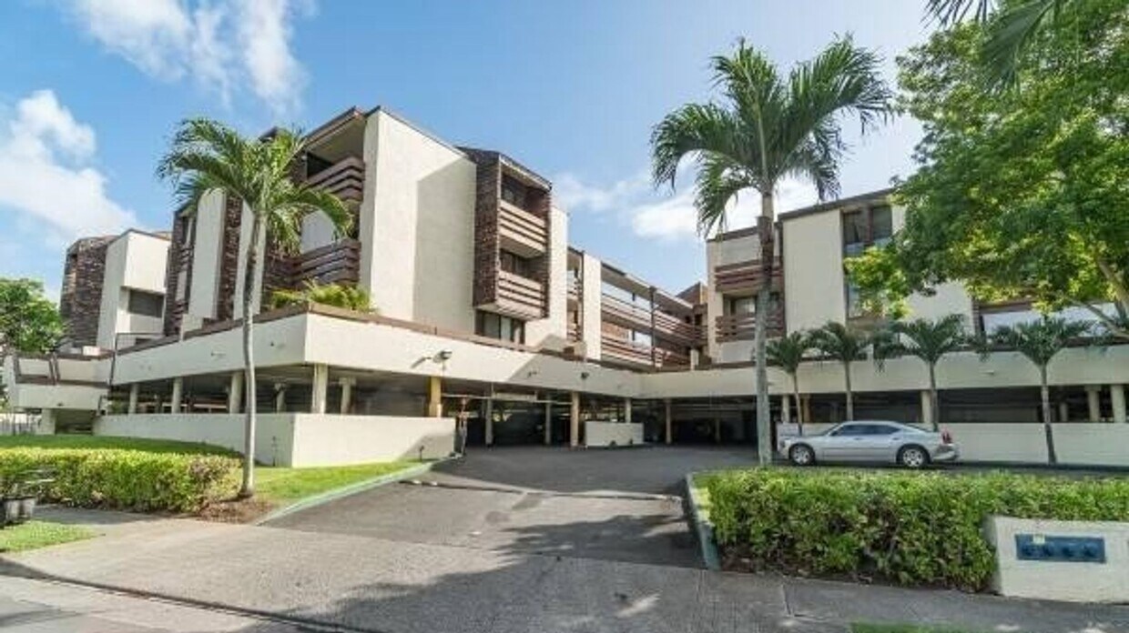 Foto principal - Newly remodeled 2-bdrm, 2-bath, 2 parking ...