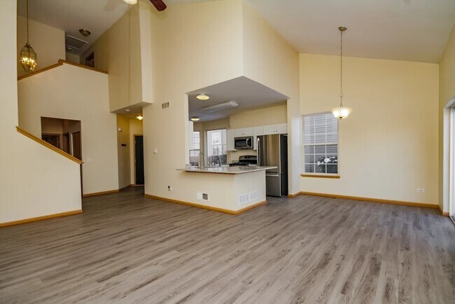 Building Photo - 10700 E 106th St