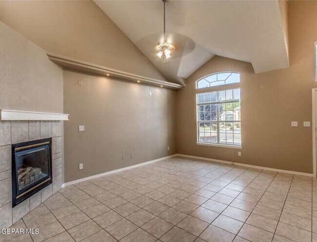 Foto del edificio - 12404 Tierra Arroyo Dr