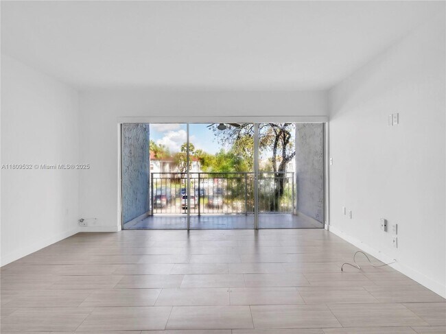 Foto del edificio - 9373 Fontainebleau Blvd